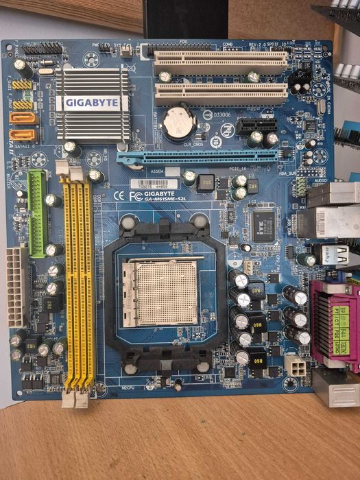 Zestaw Płyty główne AMD / ASUS / Gigabyte AMD AM2 / AM3 / AM3+