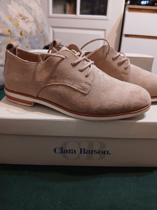 Jasne półbuty Clara Barson rozmiar 38