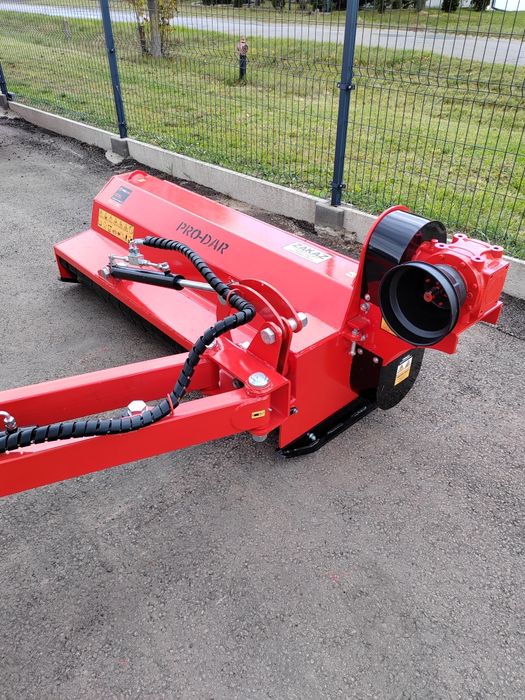 Kosiarka bijakowa PRO-DAR tylno boczna na pantografie wysiegniku