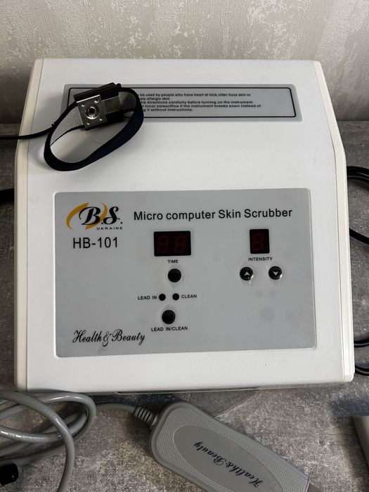 Аппарат (космет.)Скрабер для чистки лица (проф.)ультразвуковой HB-101