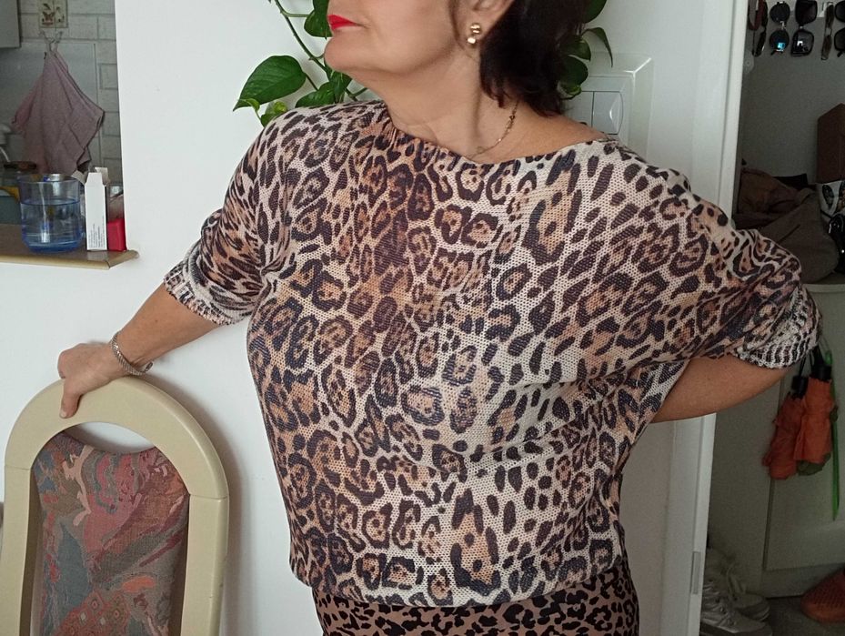 Sweterek w panterkę