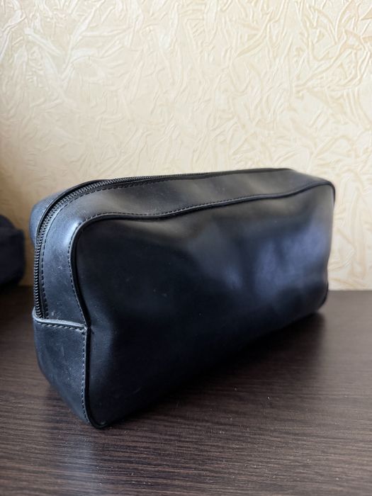 Бананка, косметички і гаманець