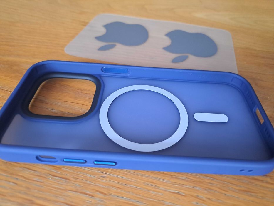 Etui tech iphone 14 pro oryginalne