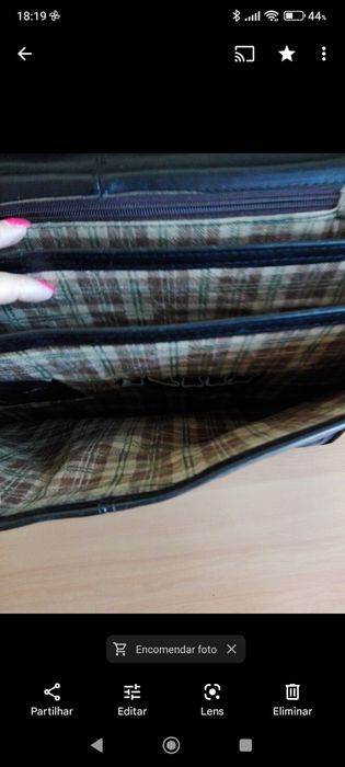 Mala de pele preta unissexo