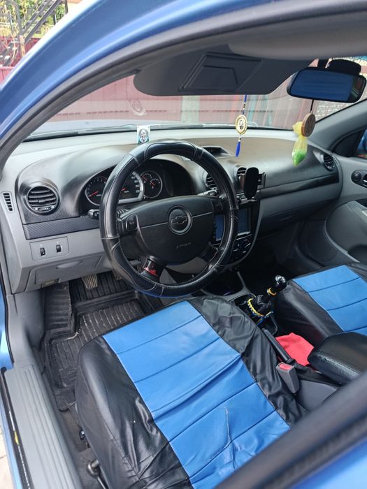 Продам автомобіль Шевроле лачеті