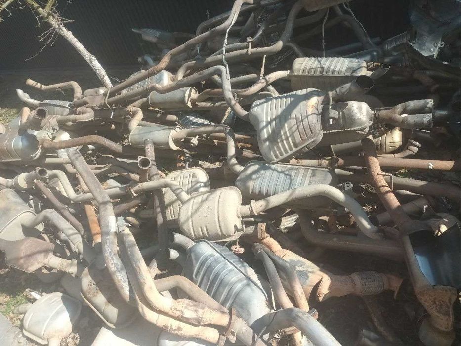 Глушитель вихлопна система марки авто в описі