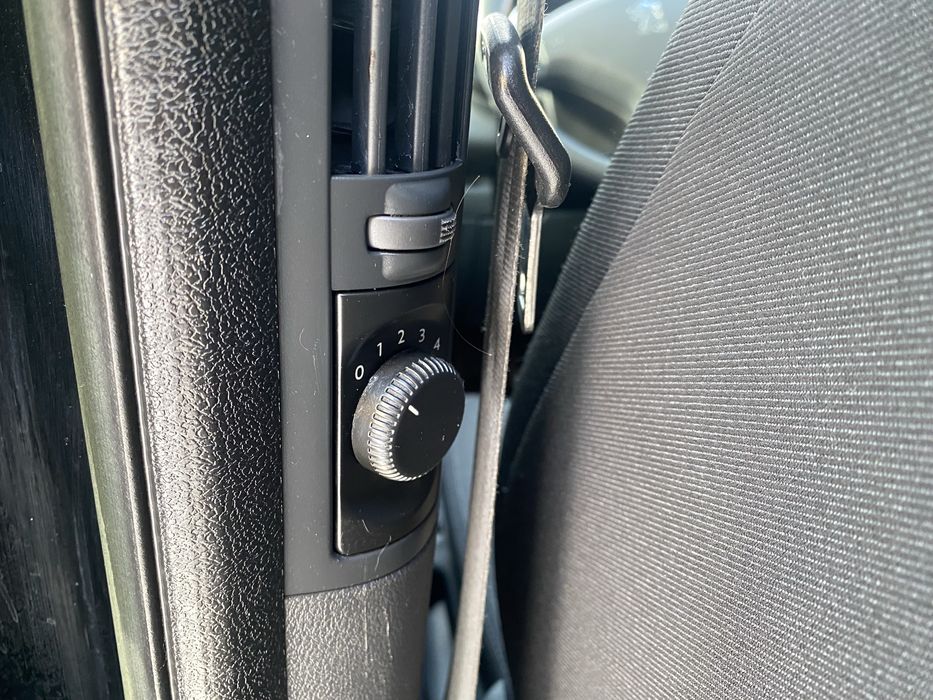 Автомобіль peugeot 5008