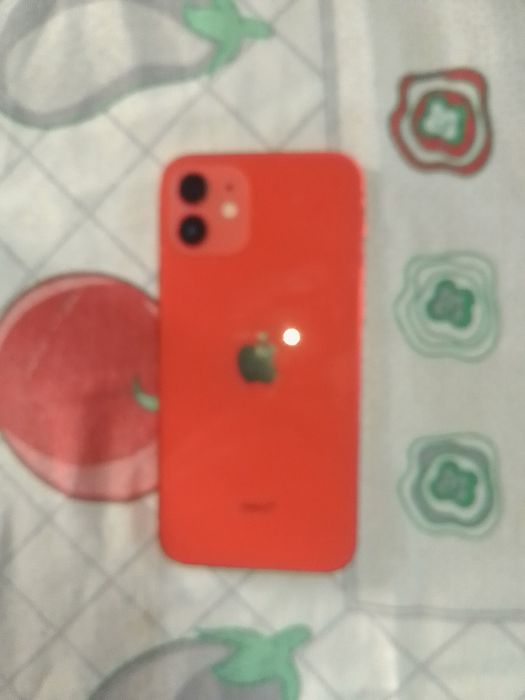 iPhone 12 em bom estado