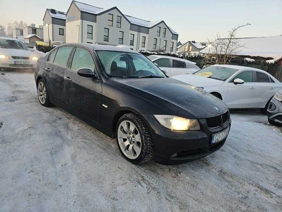 BMW e90/2005 r/2.0 benzyna/129KM/opłaty aktualne/TYŁ NAPĘD/JASNE SKÓRY