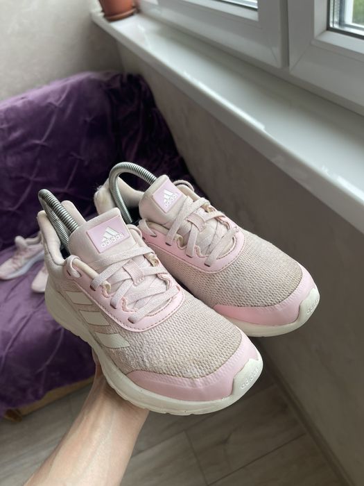 Кросівки оришінал Adidas розмір 34 устілка 21 см