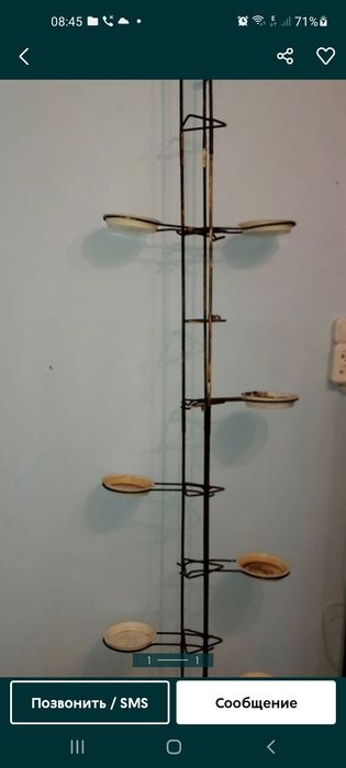 Угловая подставка для цветов