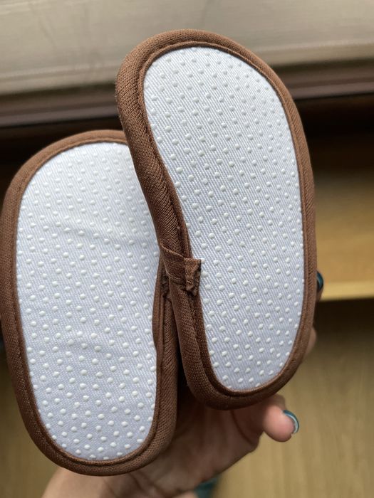 Sandałki niemowlęce niechodki r. 18