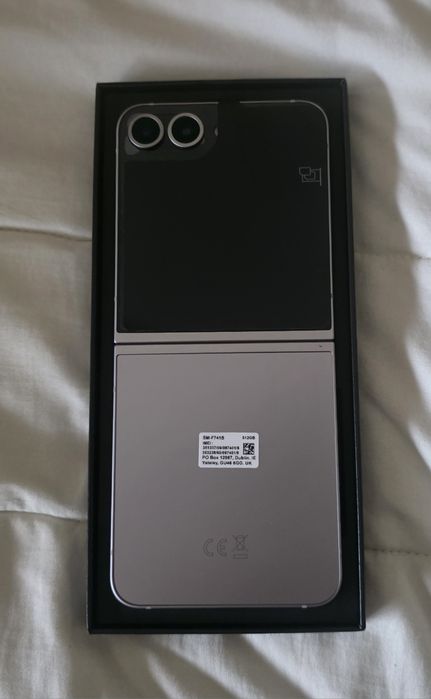 Samsung Galaxy Z Flip6 - Cinza