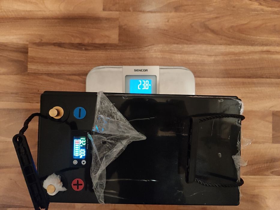 Akumulator LiFePo4 300ah 12V ładowarka BMS magazyn kamper off-grid