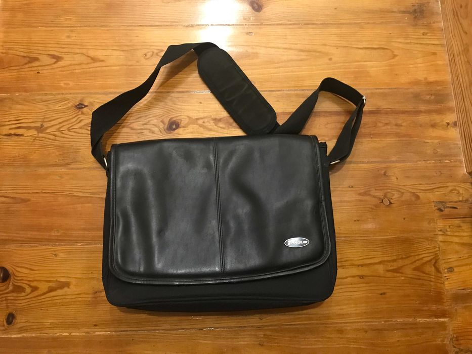 Targus + DKNY + Lierac + REDKEN (Mala + Mochila + Nécessaires)