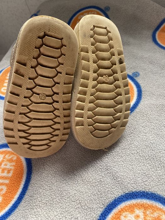 Черевички доя дівчинки