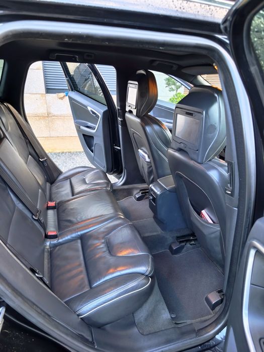 Volvo XC 60. 2.0D R-Designer 181cv.