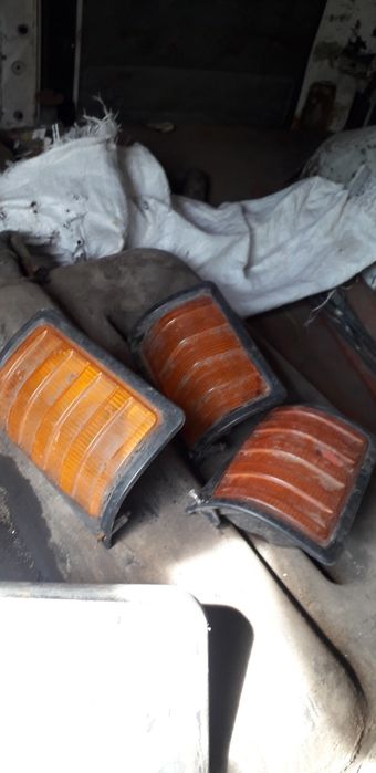 Повороти мб 100.повторитель поворотник передній