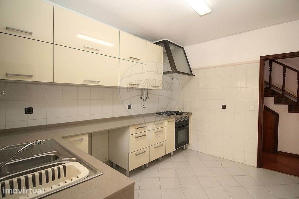 Moradia T4 para venda