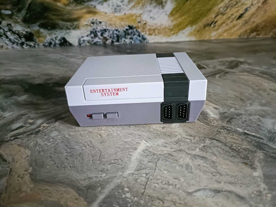 Gra telewizyjna retro konsola do gier 8-bit 620 gier 2 pady mini