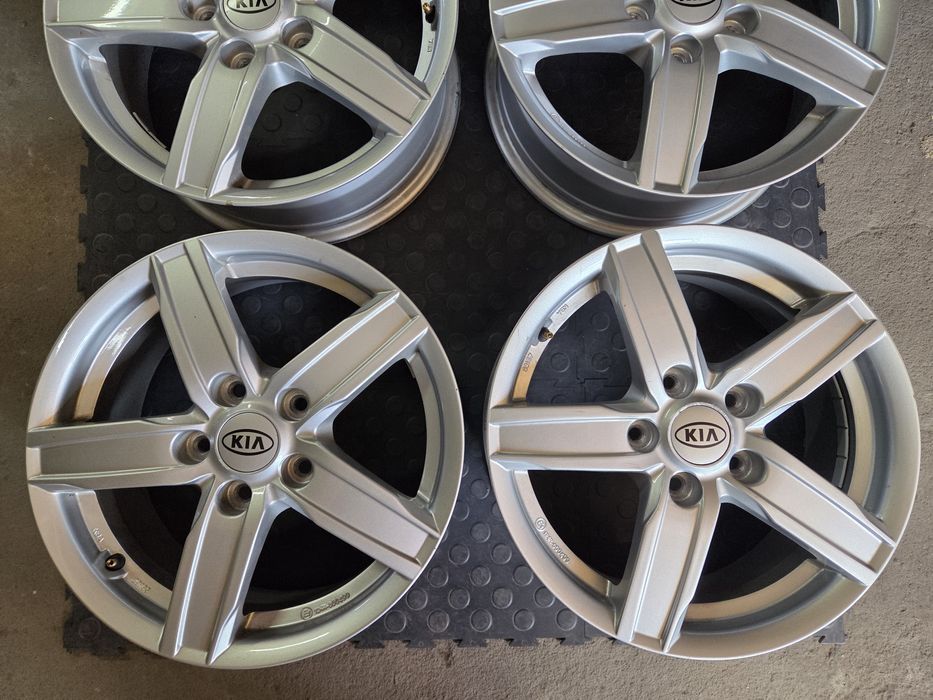 Felgi Aluminiowe 5x114,3 6,5Jx16 ET 48,5 Kia Huinday
