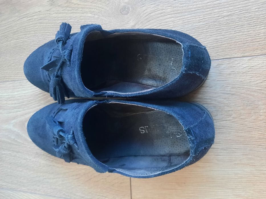 Sapatos azuis em camurça estilo mocassin