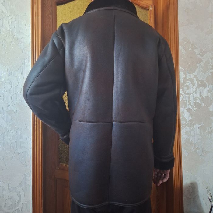 Продам  мужскую искуственную зимнюю дубленку