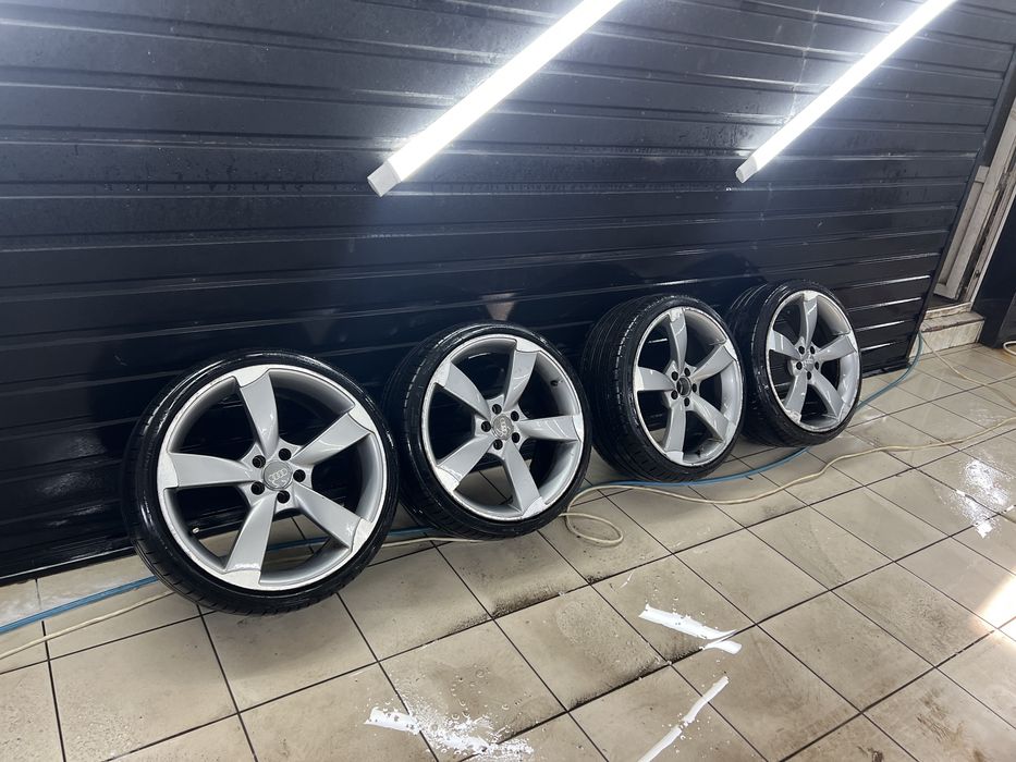 Диски 5 100 18 з шинами