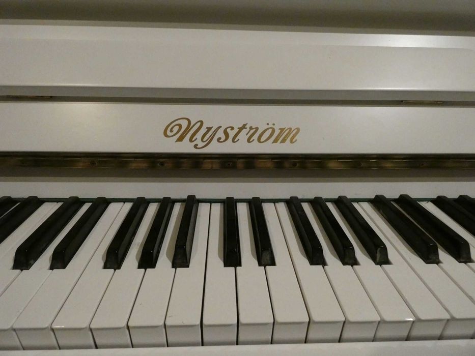Pianino białe Nystrom +transport+gwarancja+strojenie