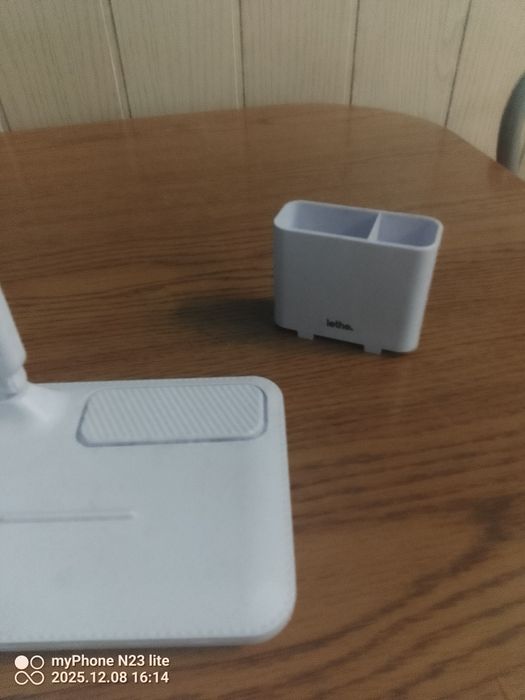 Lampka na akumulator LED