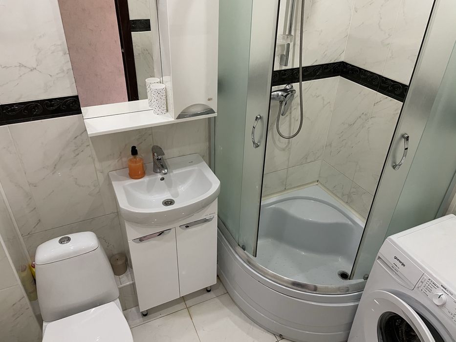 Подобово. Власник. Біля ТРЦ Глобал. Звітні документи