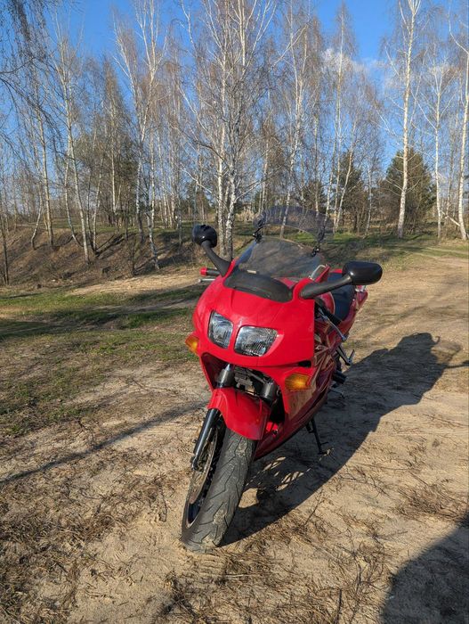 Продам Honda VFR 750F