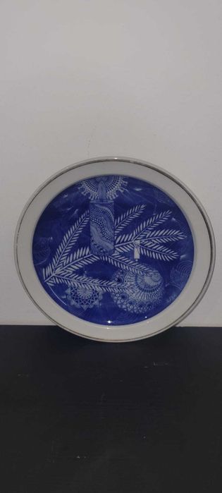 Prato Decorativo Porcelana Coimbra Motivo Natalício Vela Azul e Branco