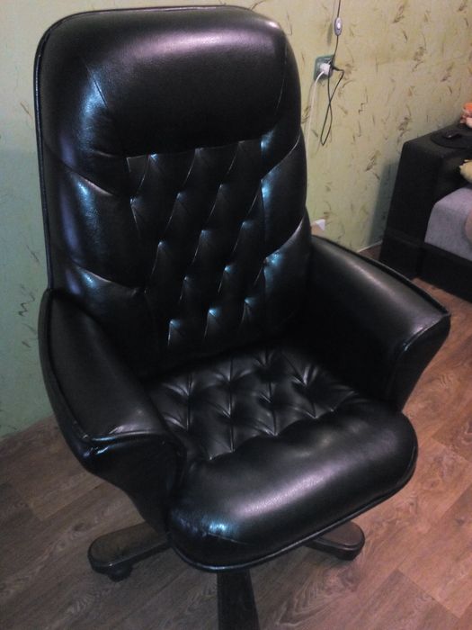 Перетяжка офісного крісла