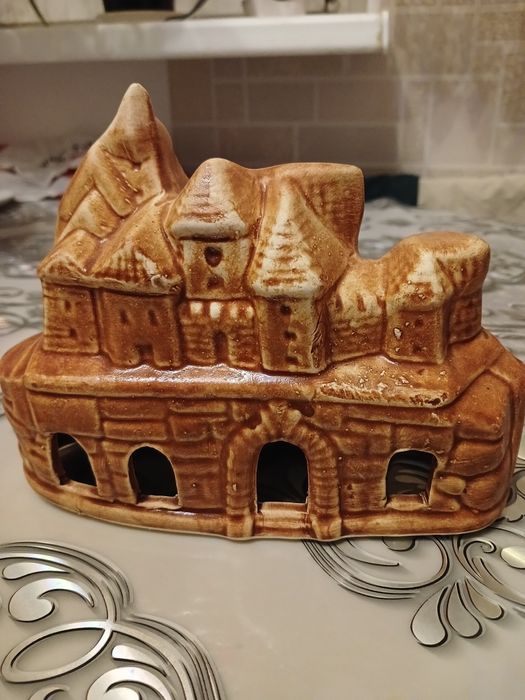 Замок для акваріума