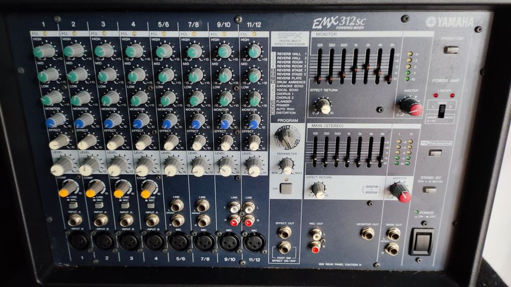 PA Yamaha profissional 300+300W