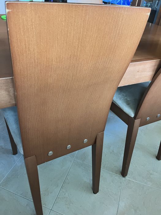 Mesa Extensível Cerejeira + 4 cadeiras