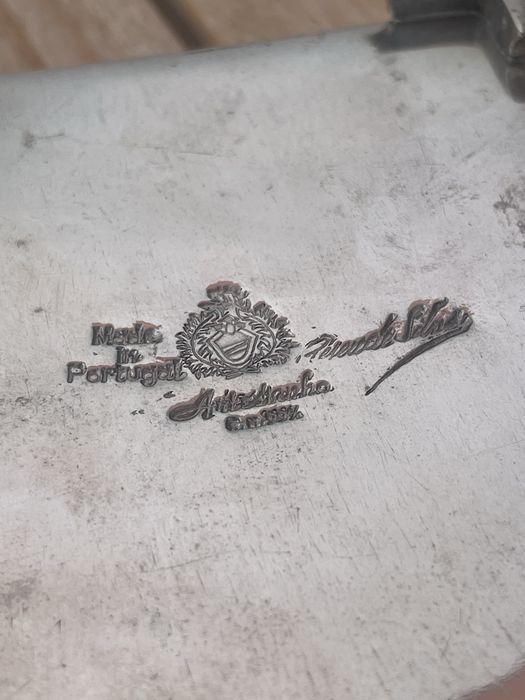 Caixa porta cartões com cimo ovalizado