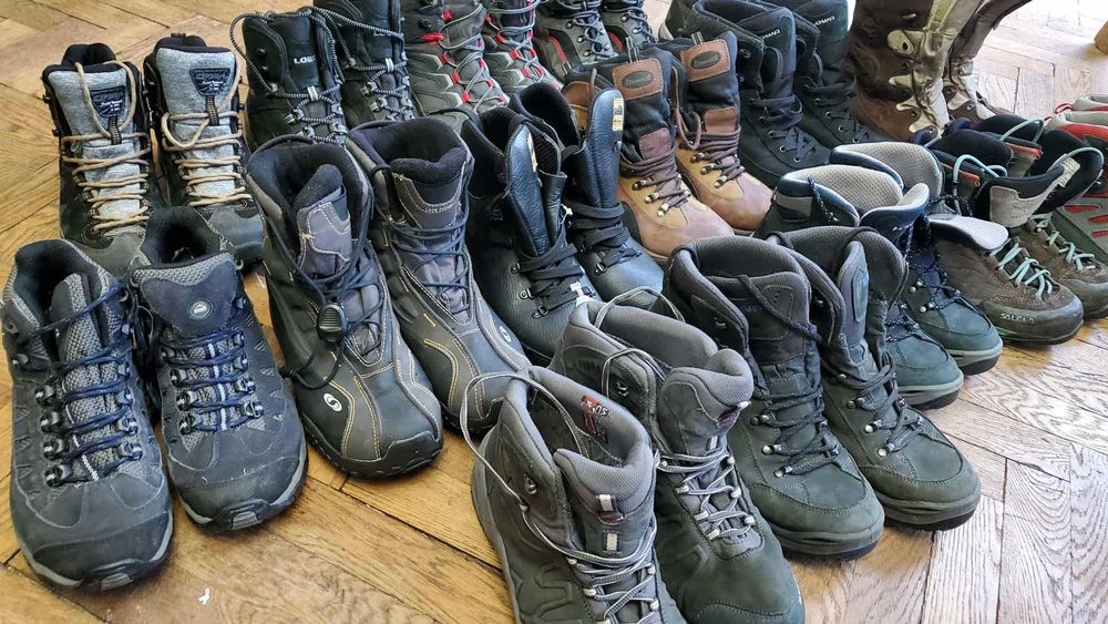 Оренда прокат трекінгового гірського взуття обуви бот для гор карпат