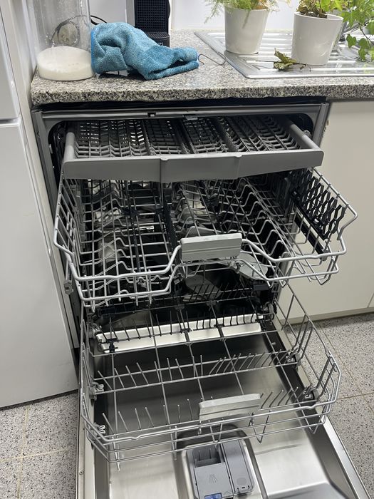 Máquina de Lavar Louça Beko - Como Nova