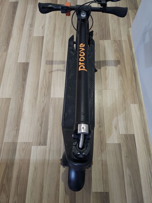 Електросамокат Proove Pro Max | 25 000 грн

Продаю елект