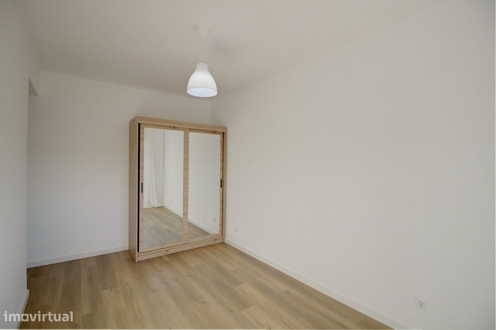 Apartamento T3 Totalmente Renovado, mobilado e com Vista Mar em Olhão