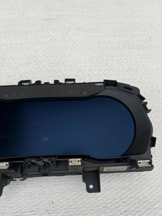 VW Passat B8, Arteon Приборна панель, щиток приборів AID VW Passat B8