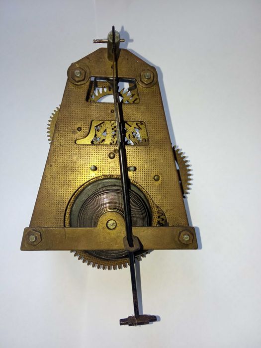 механизм на настенные часы 2-го Московского часового завода на ходу