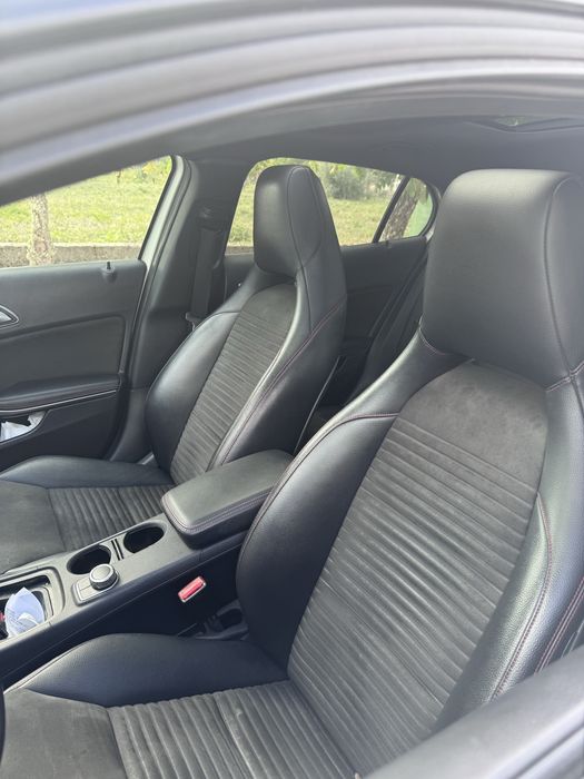 Mercedes Gla 200d AMG c/ Teto de abrir Panoramico