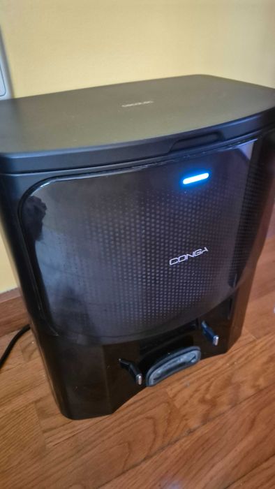Robot cecotec Conga 7490 Immortal (Avariado) + Base (A funcionar)
