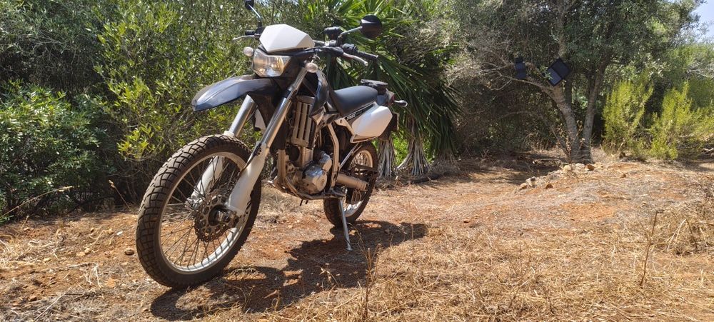 Vendo Kawasaki KLX 250