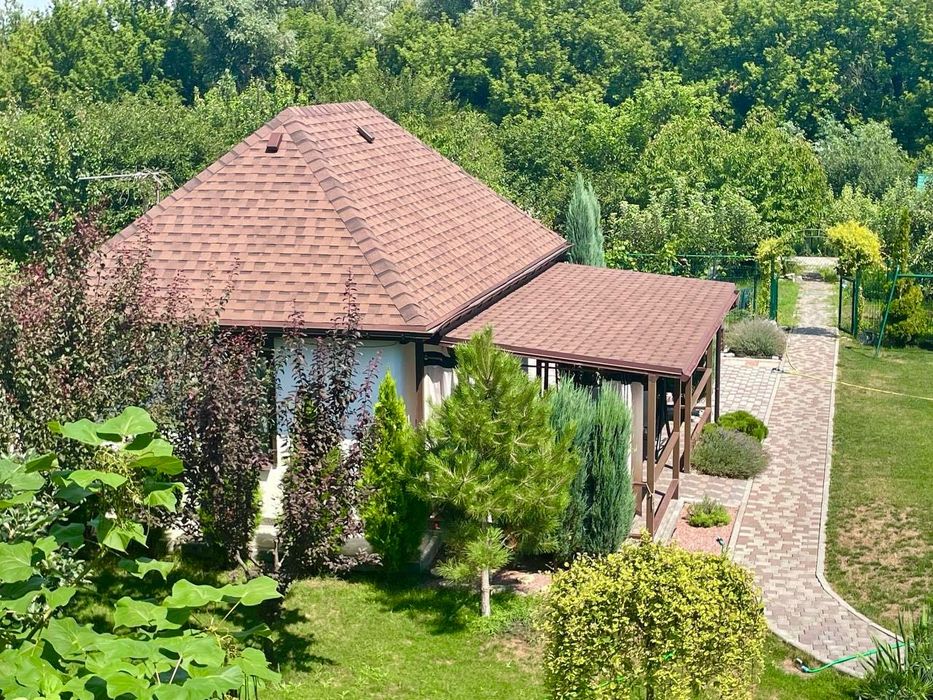 Продам уютный дом 246 м2 со своим выходом к речке в Новоалександровке