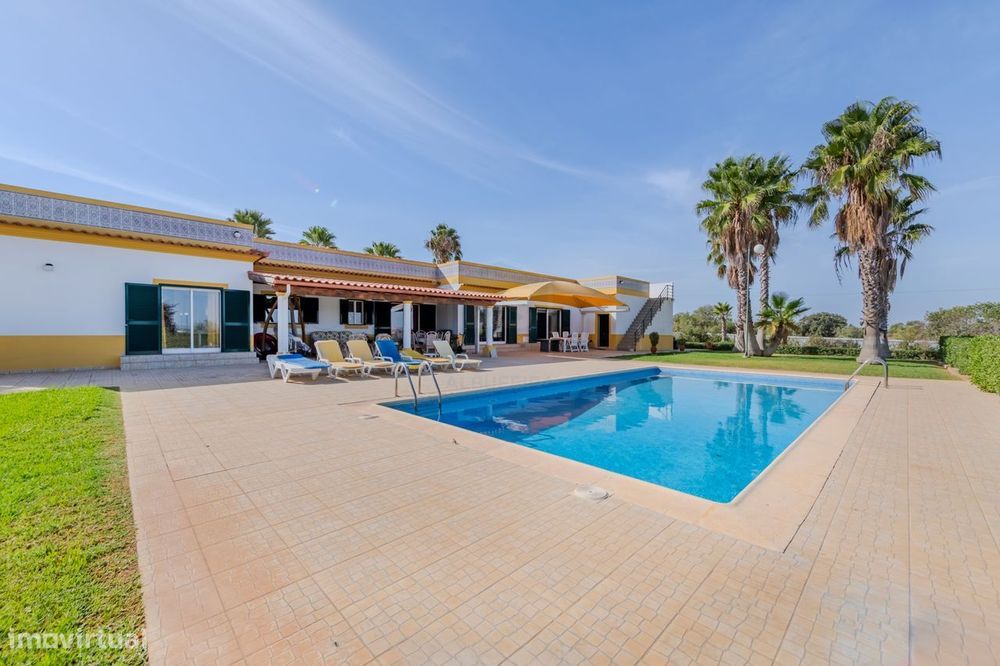 T5 Villa for Sale in Guia, Albufeira