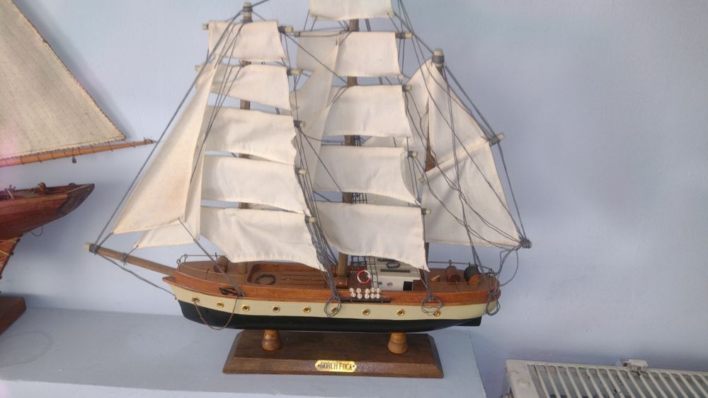 Żaglowiec drewniany model  63 x 55